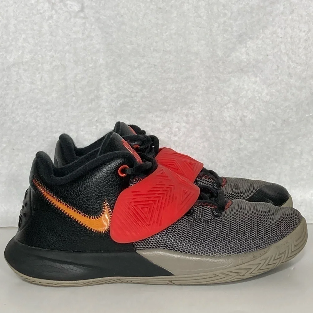 Nike Youth Kyrie Flytrap III RGS Red/Black Basketball Shoes Sneakers Size 2.5Y